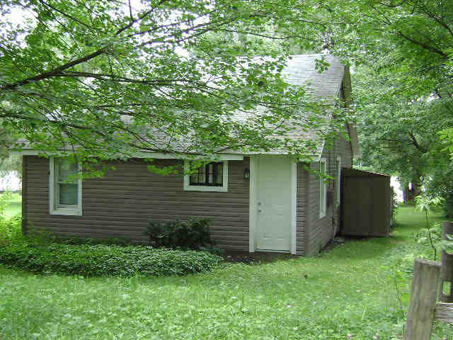Building photograph for 37 BETHLEHEM LN